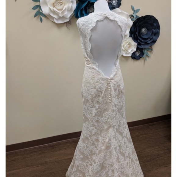 Mermaid lace wedding dress bridal gown Sample 8 street Size 4 6 recommended - Picture 11 of 13